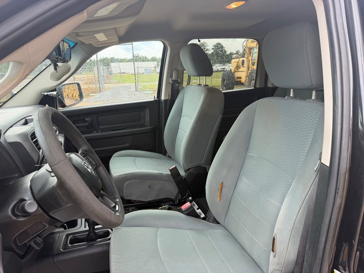 2015-dodge-ram-2500-image-15