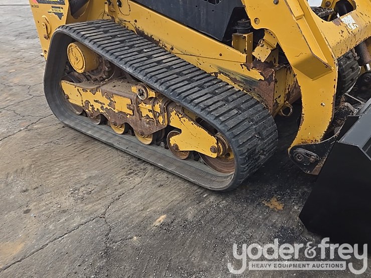 2019-caterpillar-259d3-image-12