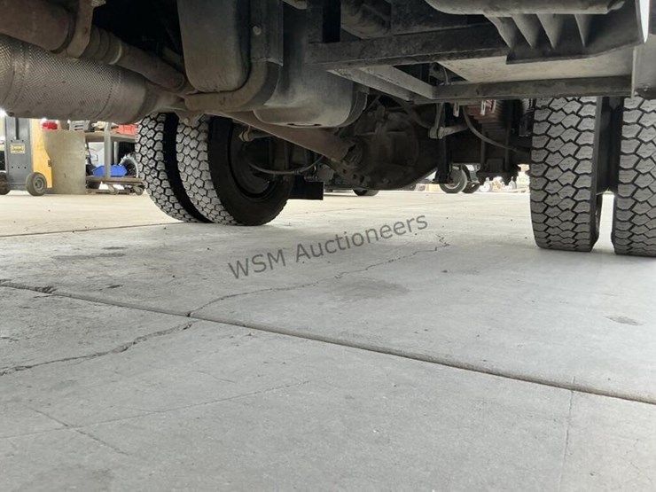 2015-ford-f550-image-28