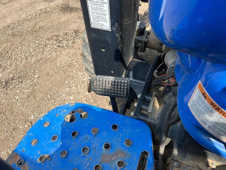 new-holland-tc45-image-32