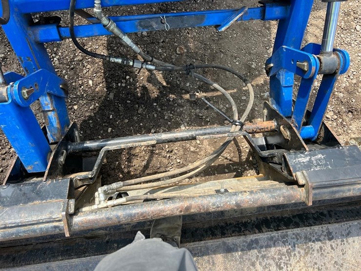 new-holland-tc45-image-12
