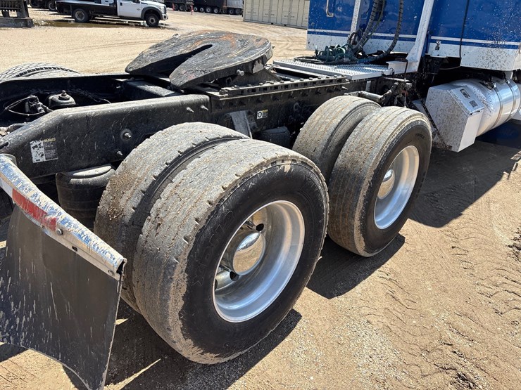 2010-peterbilt-386-image-6