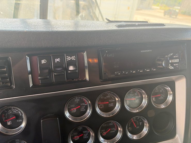 2019-kenworth-t800-image-24