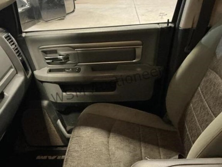 2016-dodge-3500-image-20