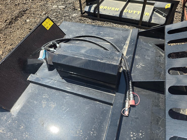 #692-•-agt-ssrc72-rotary-cutter-image-6