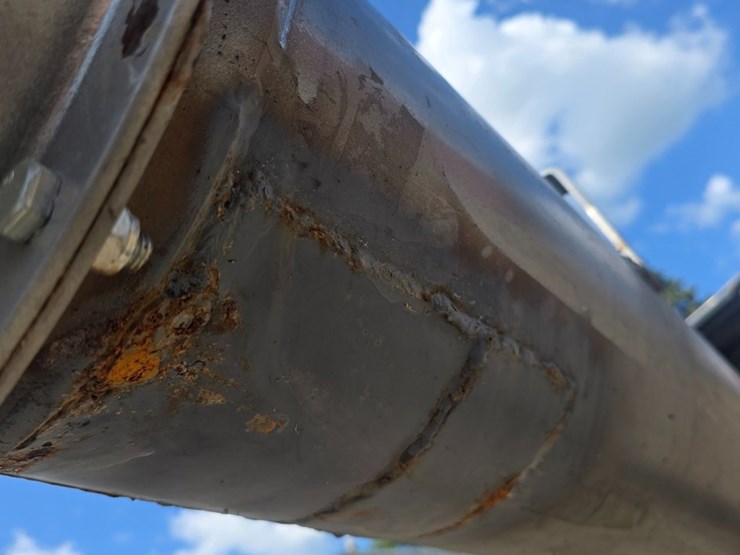 #686-•-2023-hutchinson-wrx-10-61-auger-image-11
