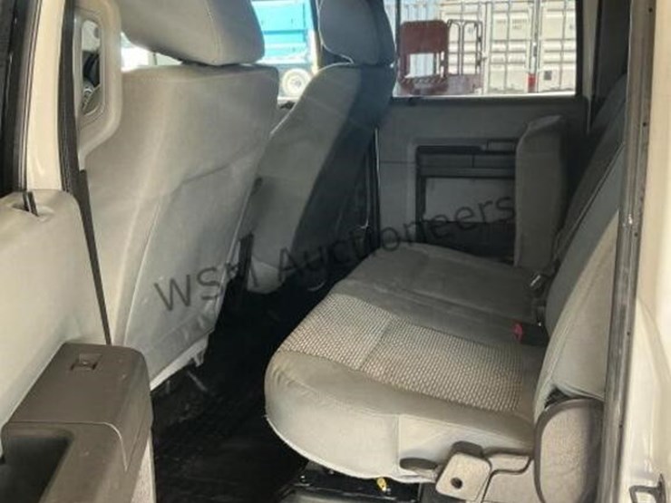 2015-ford-f550-image-31