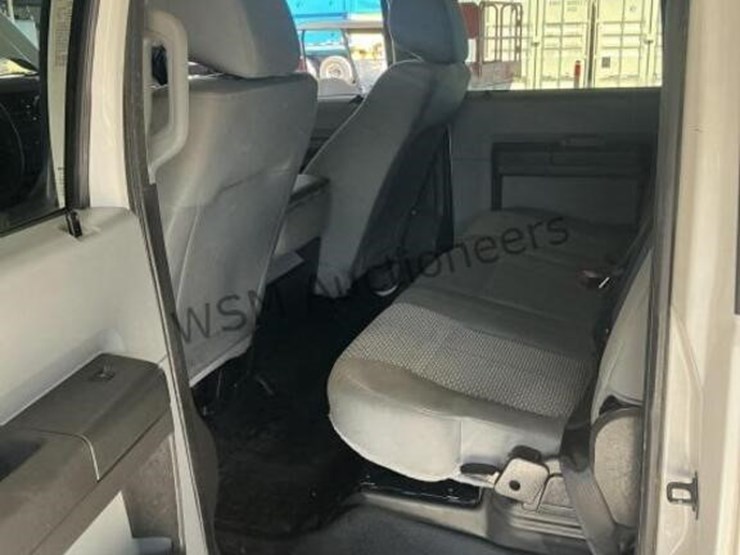 2014-ford-f350-image-26