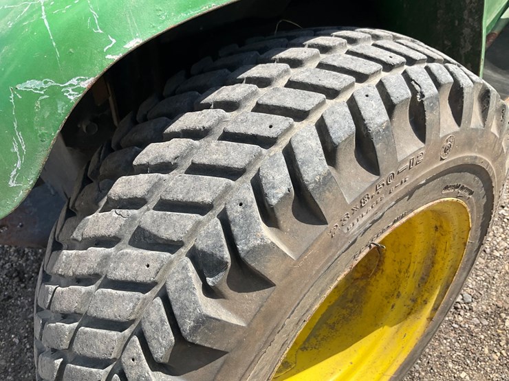 john-deere-200-image-24