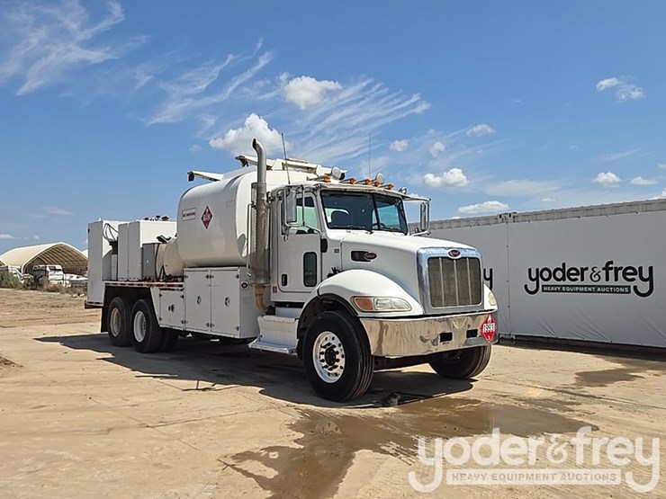 2012-peterbilt-348-image-7