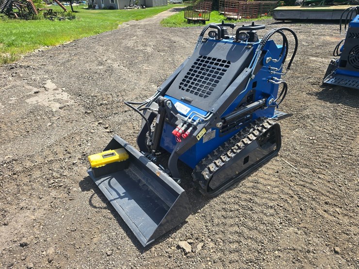 #687-•-zjg-zj-380-mini-skid-steer-image-1