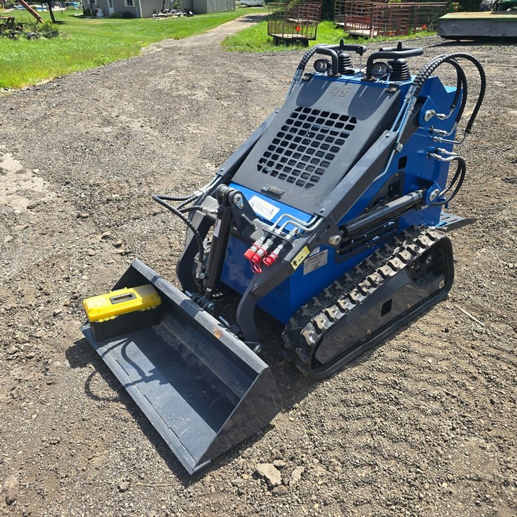 #687 • ZJG ZJ-380 Mini Skid Steer