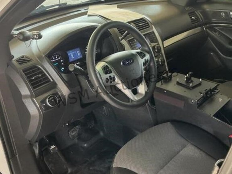 2014-ford-explorer-image-24