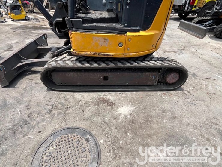 2021-deere-30g-image-6