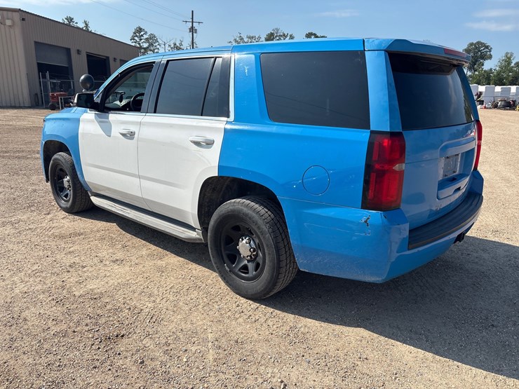 2015-chevrolet-tahoe-image-4