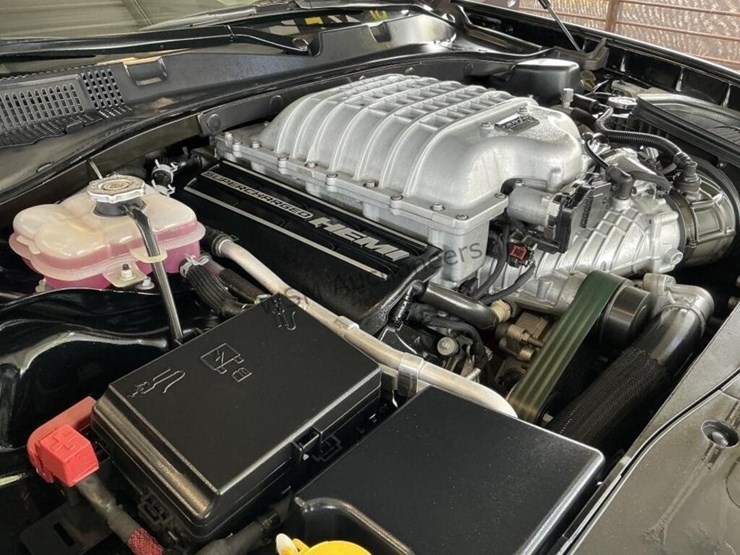 2021-dodge-charger-srt-hellcat-sdn-image-15