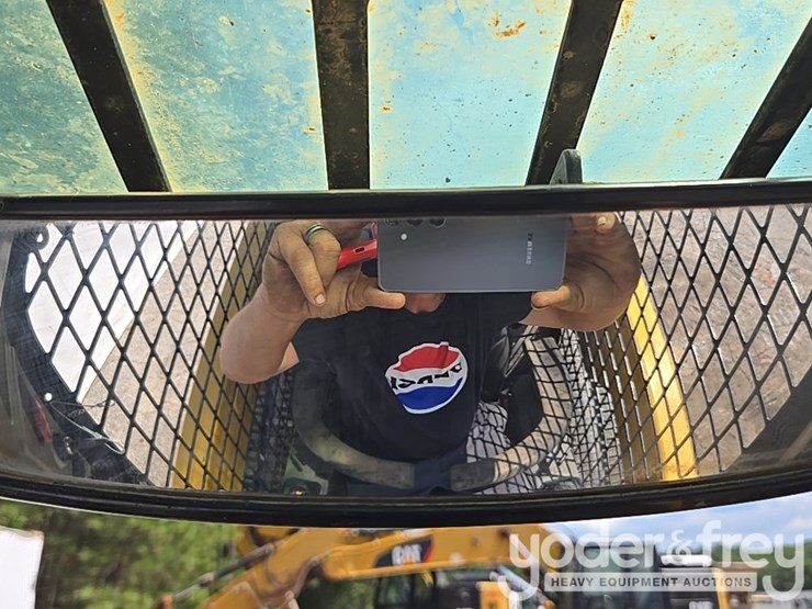 2021-caterpillar-259d3-image-26