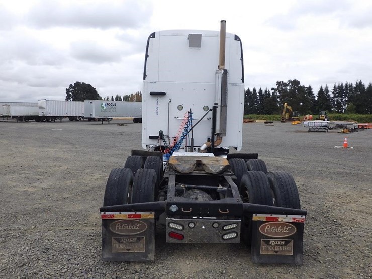 2009-peterbilt-387-image-4
