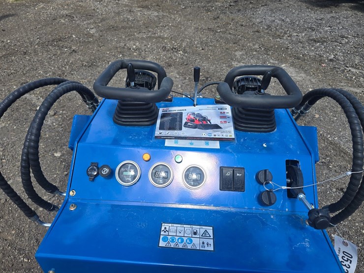 #687-•-zjg-zj-380-mini-skid-steer-image-12
