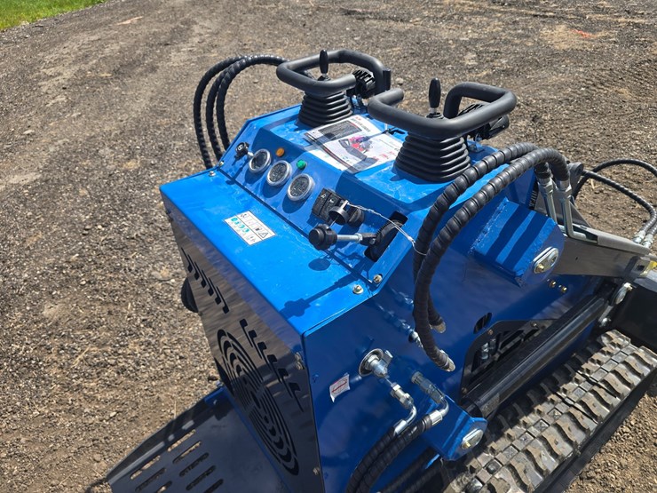 #688-•-zjg-zj-380-mini-skid-steer-image-11