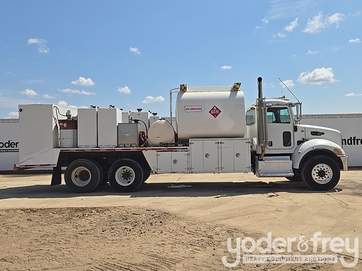 2012-peterbilt-348-image-6