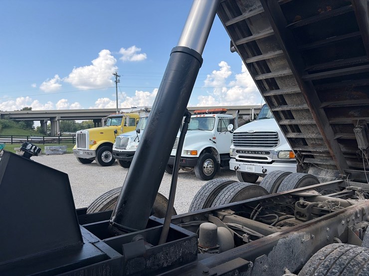 2019-kenworth-t800-image-31