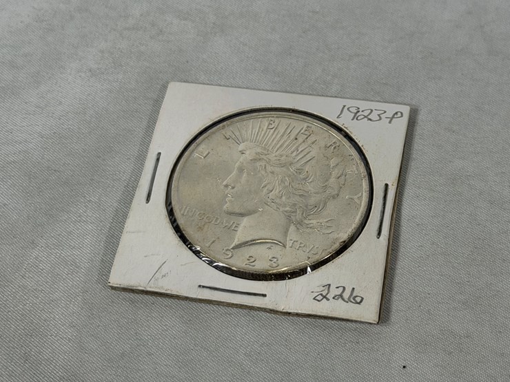 #00637-•-1923-peace-dollar-image-1