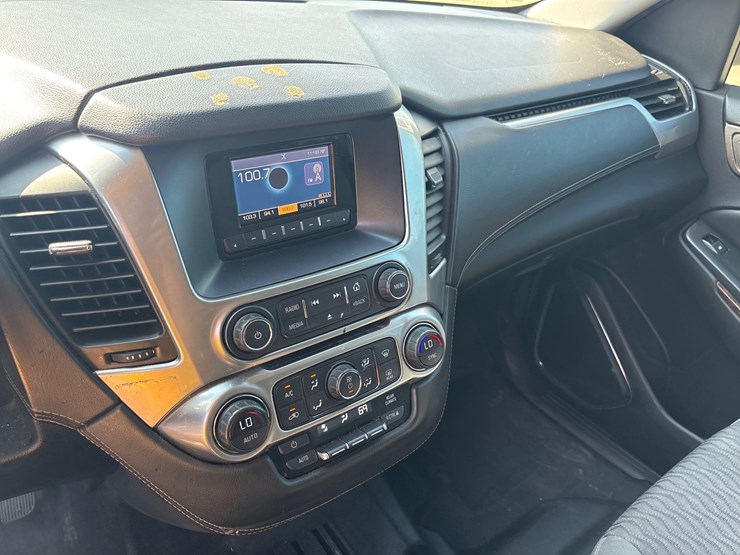 2015-chevrolet-tahoe-image-8