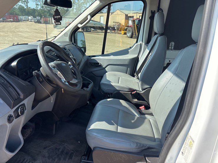 2019-ford-transit-image-6