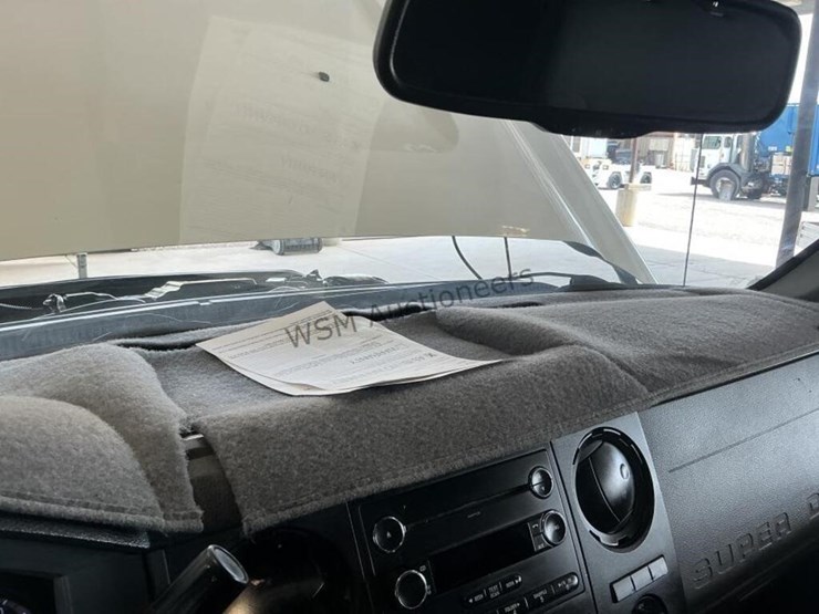 2015-ford-f550-image-21