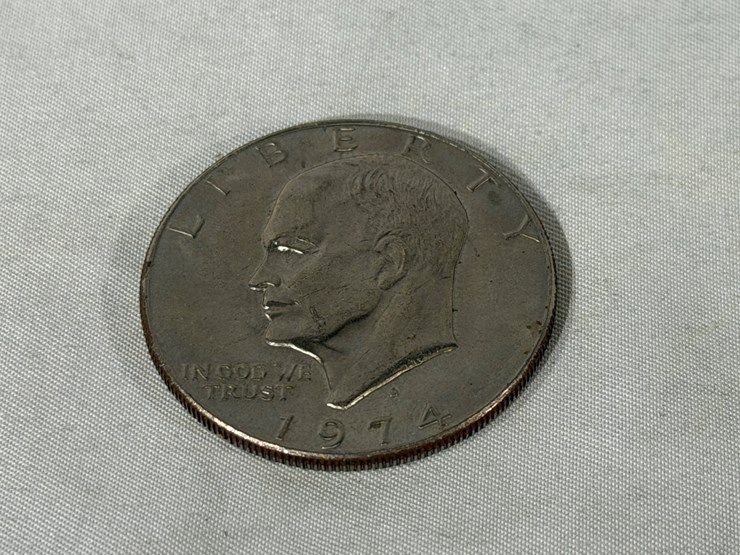 #00643-•-(20)-1974-ike-dollars-image-3
