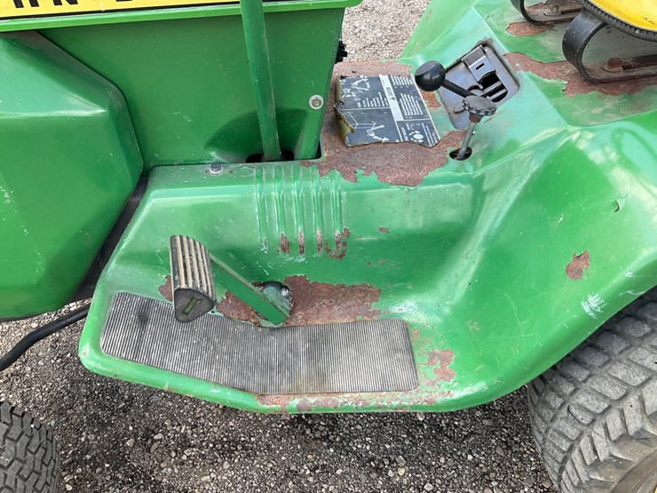 john-deere-200-image-16