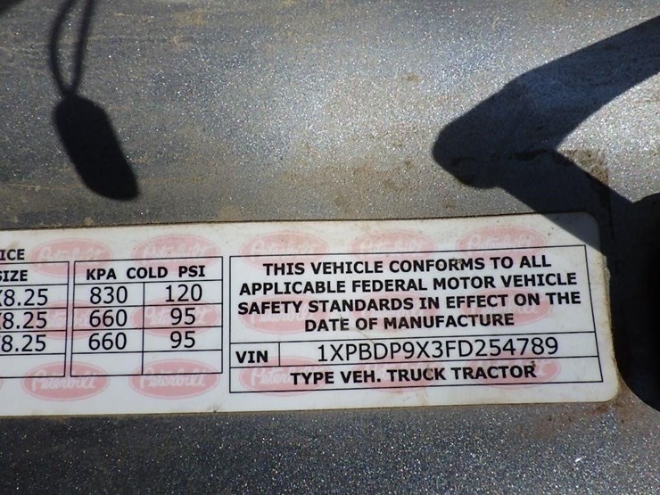 2015-peterbilt-579-image-43