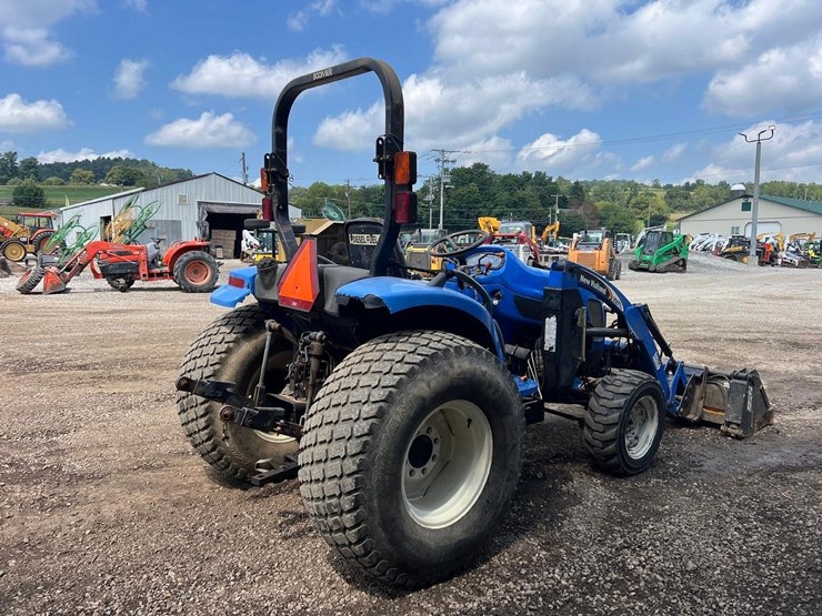 new-holland-tc45-image-6