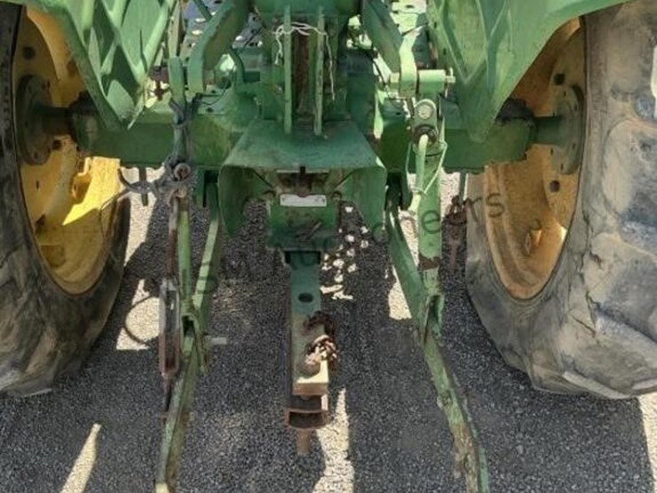 john-deere-850-image-11