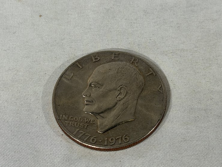 #00638-•-(20)-1976-ike-dollars-image-3