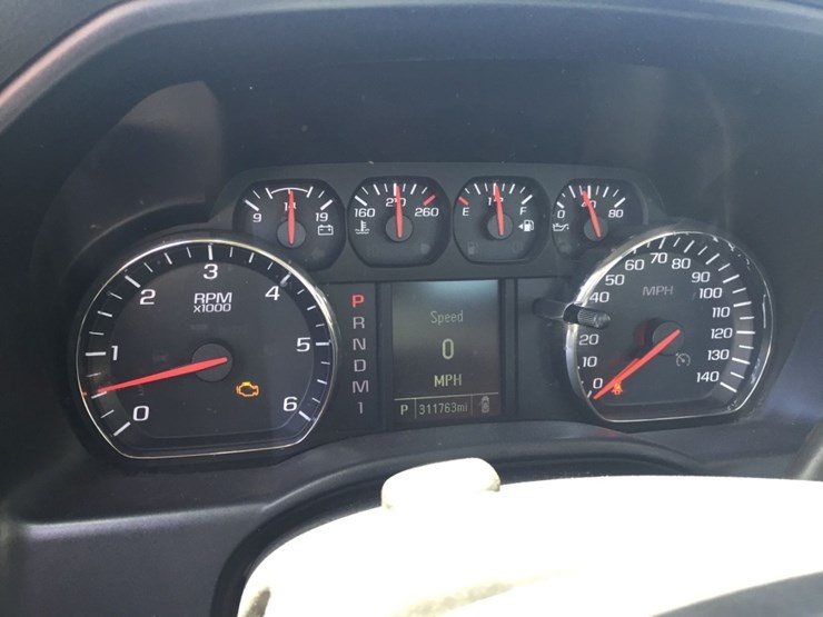 2015-chevrolet-2500hd-image-6