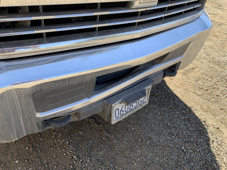 2017-chevrolet-2500hd-image-12