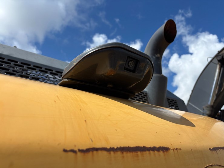 2019-deere-250g-lc-image-4