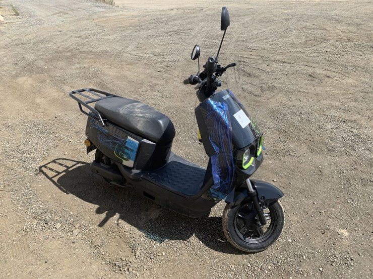 unused-ir-irmoto-scooter,-image-2