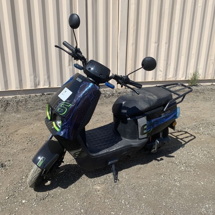 Unused IR-IRMOTO Scooter,