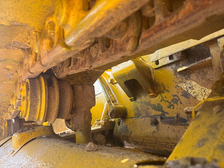 caterpillar-d4c-image-14