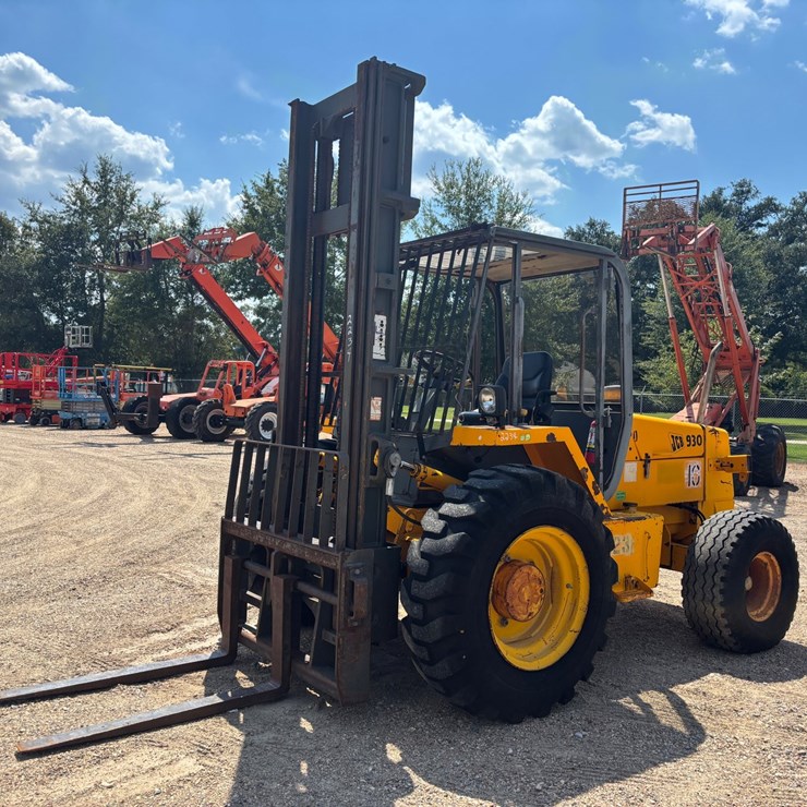 JCB 930