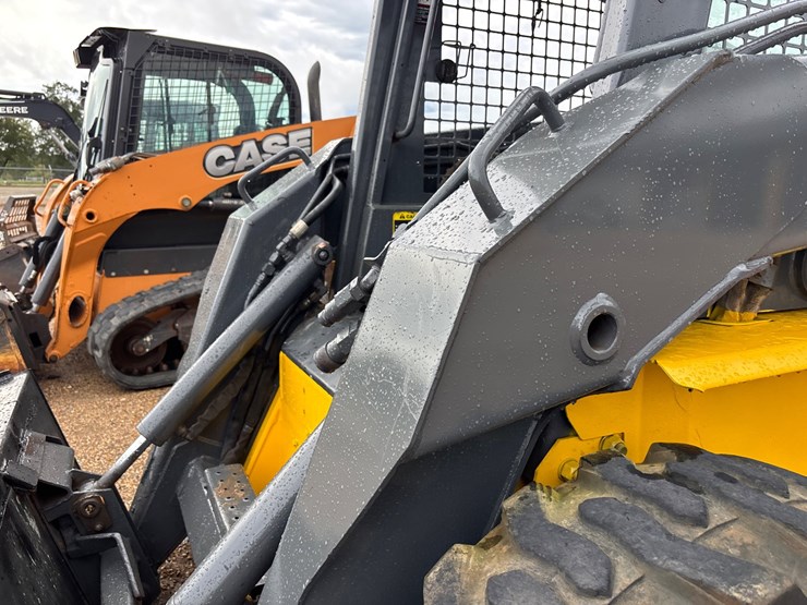 new-holland-ls180-image-15