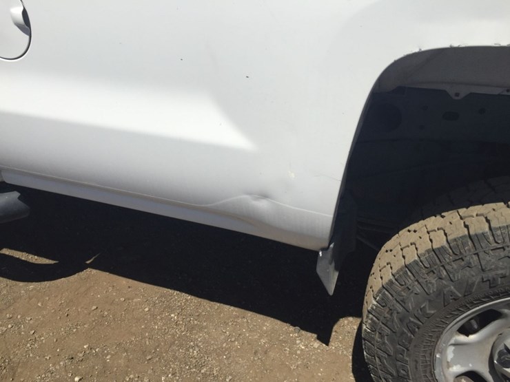 2015-chevrolet-2500hd-image-15