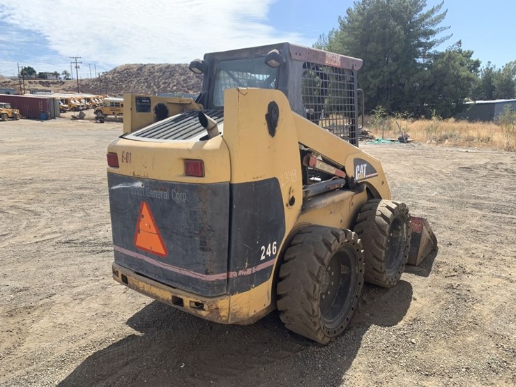 2001-caterpillar-246-image-3