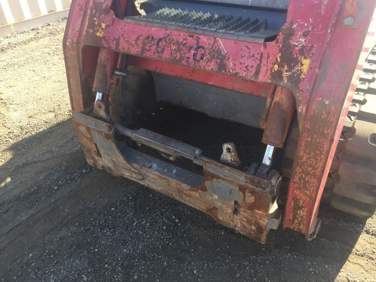 2016-takeuchi-tl12-image-10