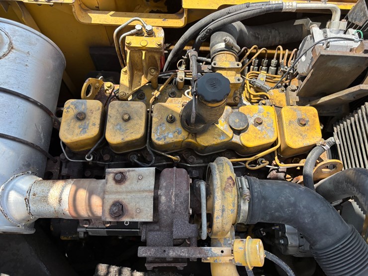 komatsu-pc220-lc-image-24