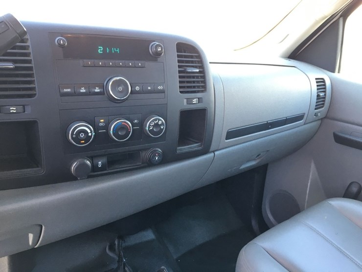 2013-chevrolet-silverado-2500-image-7