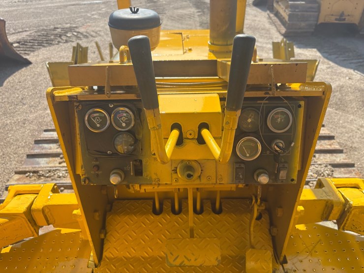 caterpillar-d4c-image-18